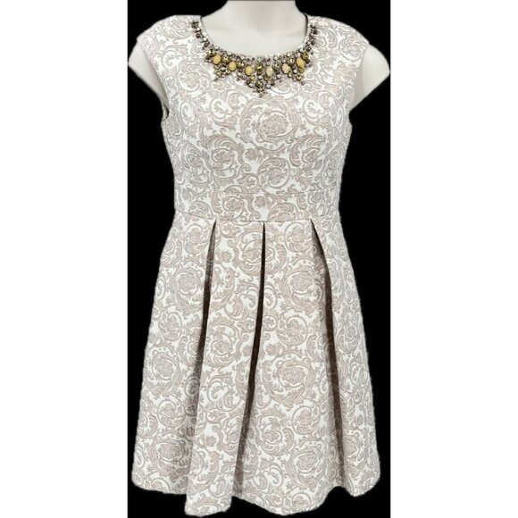 Eliza J Ladies Dress Size 8 Tapestry Print Evening Wear Jeweled Neckline - Picture 1 of 13